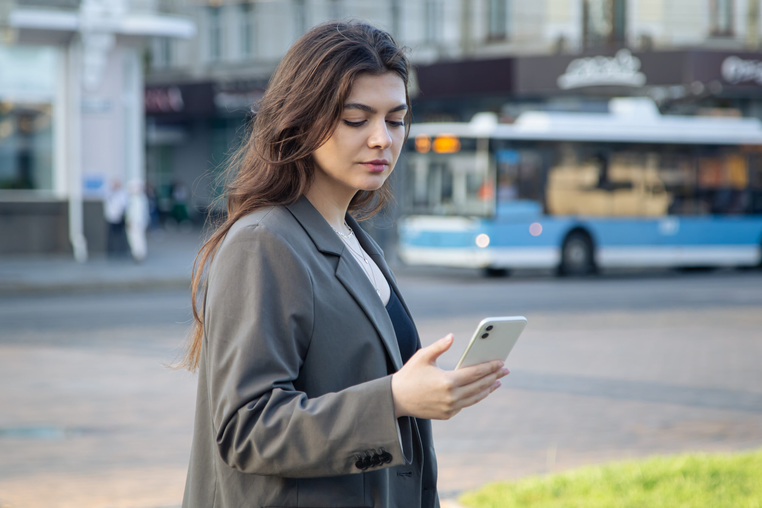 Como escolher o plano de celular ideal para sua empresa mobilidade, internet corporativa e escala certeira
